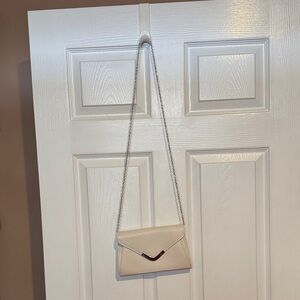 Elegant Cream Chain Shoulder Bag